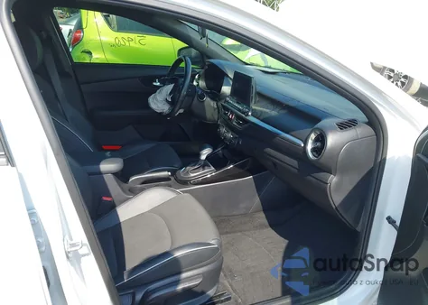 2021 Kia Forte Gt-Line z USA, uszkodzony, nr VIN 3KPF34AD6ME367363